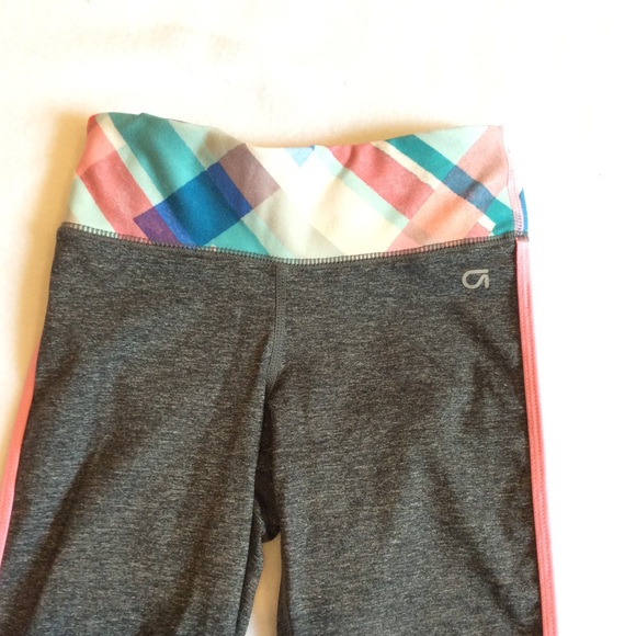 GapFit athletic crop pants - Picture 2 of 6